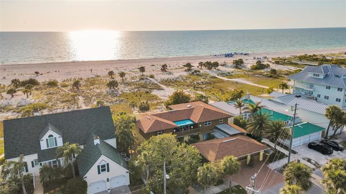 Image No.21-6 Bed Property for sale