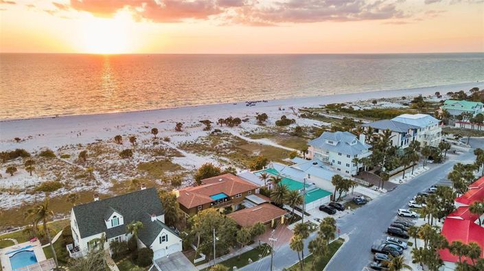 Image No.25-6 Bed Property for sale