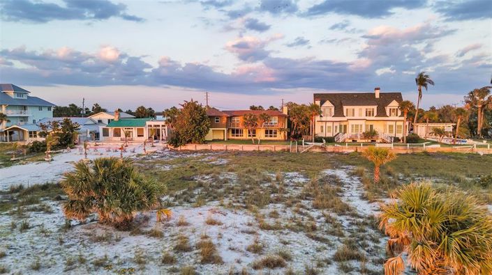 Image No.27-6 Bed Property for sale