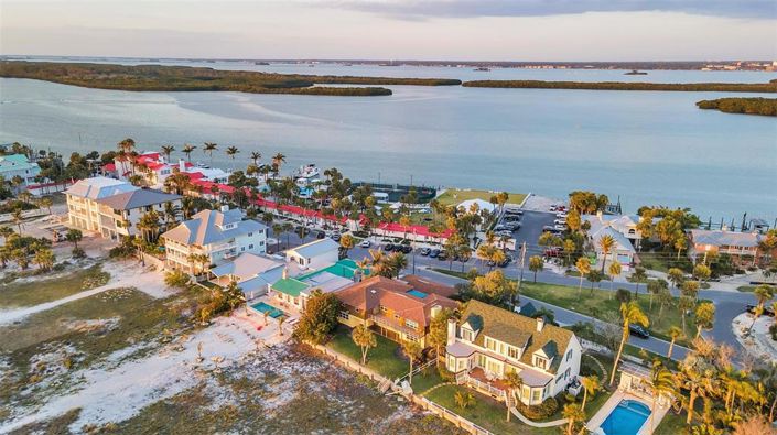 Image No.31-6 Bed Property for sale