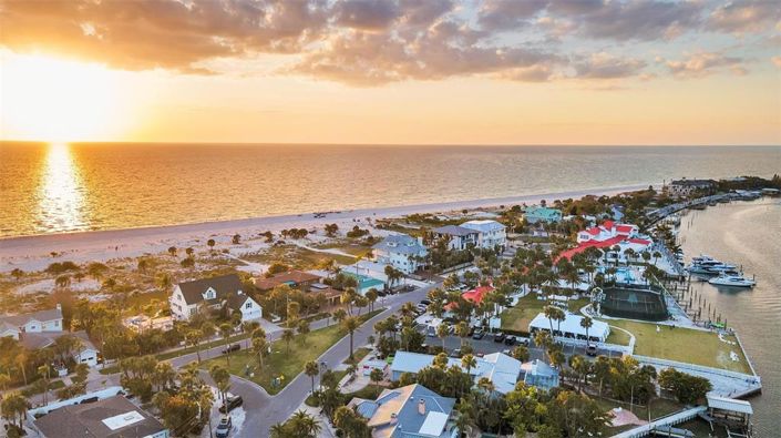 Image No.35-6 Bed Property for sale