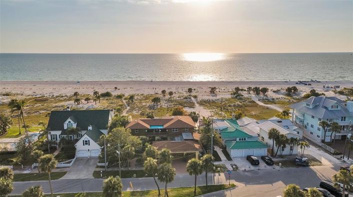 Image No.41-6 Bed Property for sale