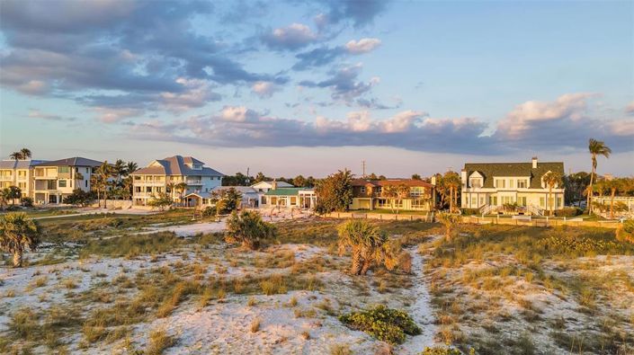 Image No.42-6 Bed Property for sale