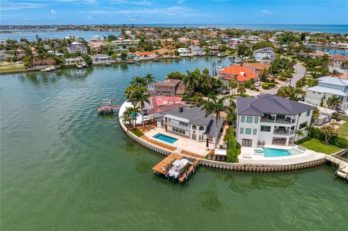 Image No.17-3 Bed Property for sale