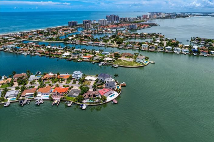 Image No.26-3 Bed Property for sale