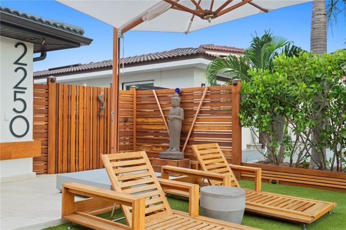 Image No.28-3 Bed Property for sale