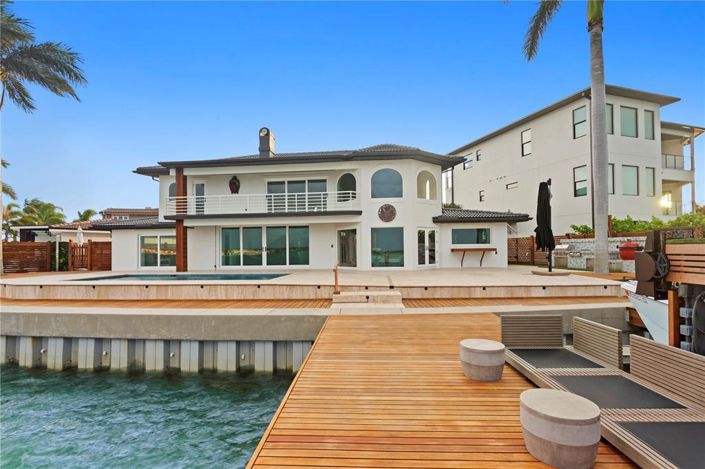 Image No.40-3 Bed Property for sale