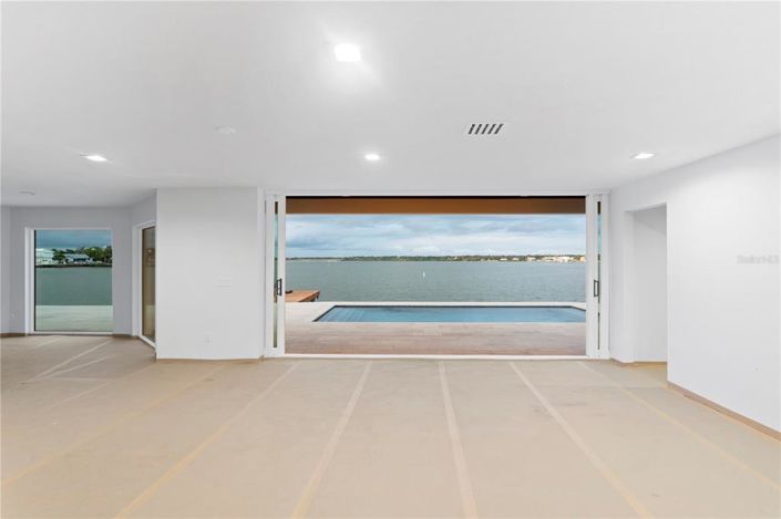 Image No.65-3 Bed Property for sale