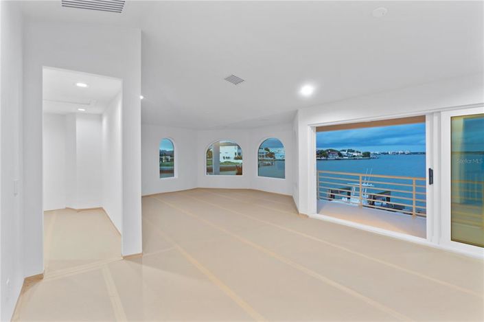 Image No.68-3 Bed Property for sale