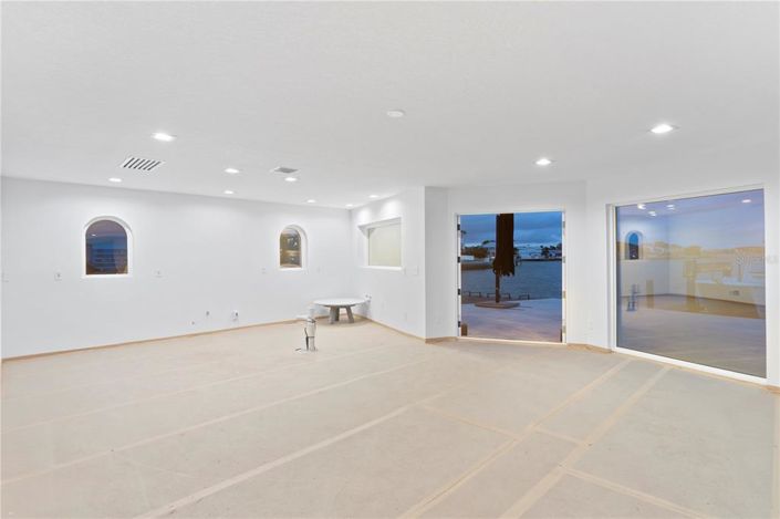 Image No.74-3 Bed Property for sale