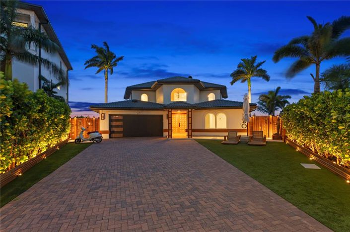 Image No.84-3 Bed Property for sale