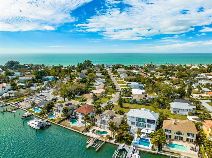 Image No.58-4 Bed Property for sale