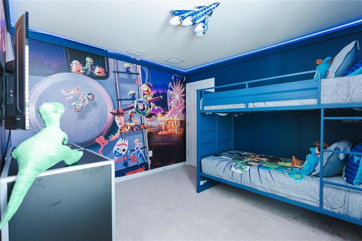 Image No.24-8 Bed Property for sale