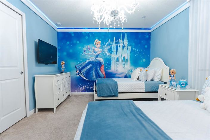 Image No.26-8 Bed Property for sale