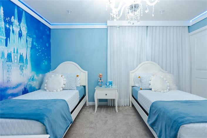 Image No.27-8 Bed Property for sale