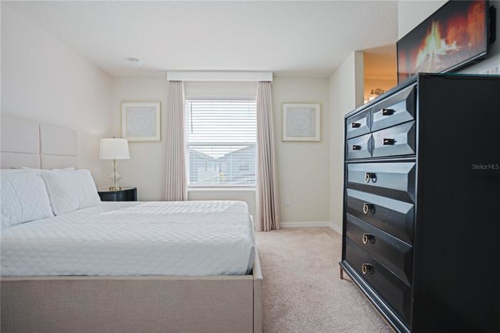 Image No.32-8 Bed Property for sale