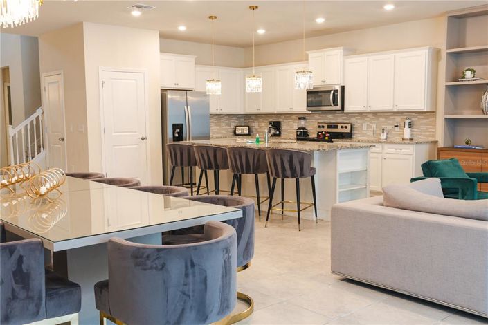 Image No.5-8 Bed Property for sale