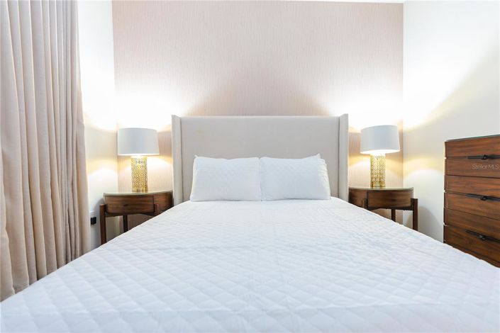 Image No.50-8 Bed Property for sale