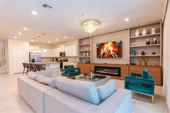 Image No.63-8 Bed Property for sale