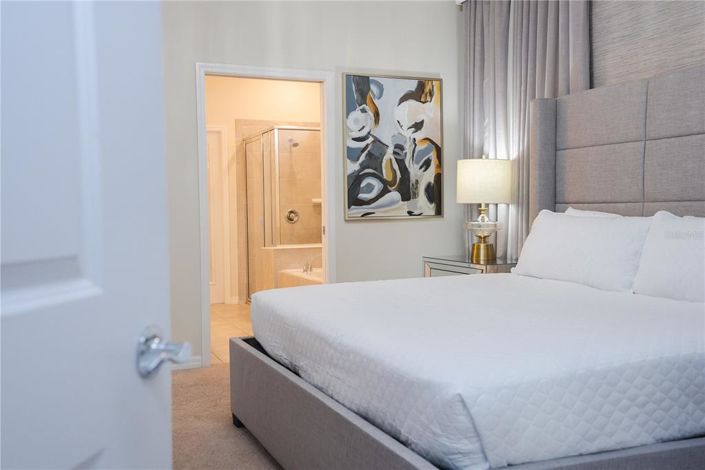 Image No.67-8 Bed Property for sale