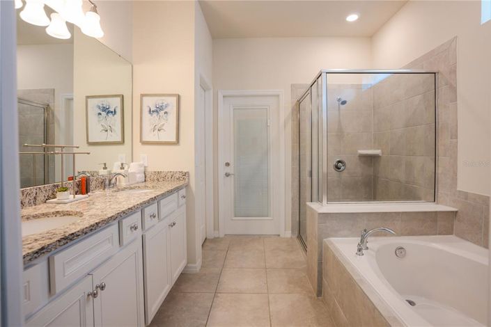 Image No.79-8 Bed Property for sale