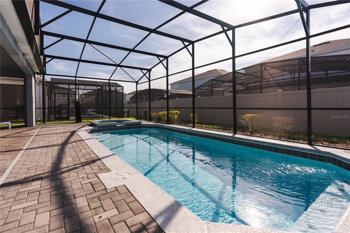 Image No.90-8 Bed Property for sale