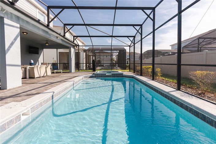 Image No.91-8 Bed Property for sale