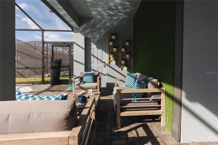 Image No.92-8 Bed Property for sale