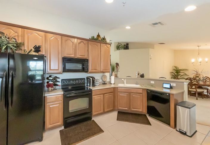 Image No.12-3 Bed Property for sale