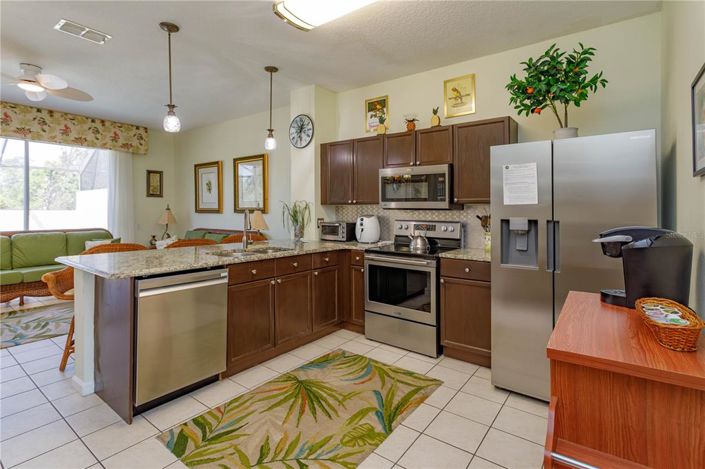 Image No.17-3 Bed Townhouse for sale