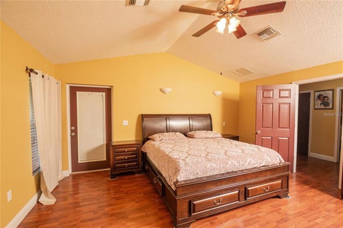 Image No.11-3 Bed Property for sale