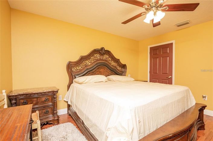 Image No.16-3 Bed Property for sale