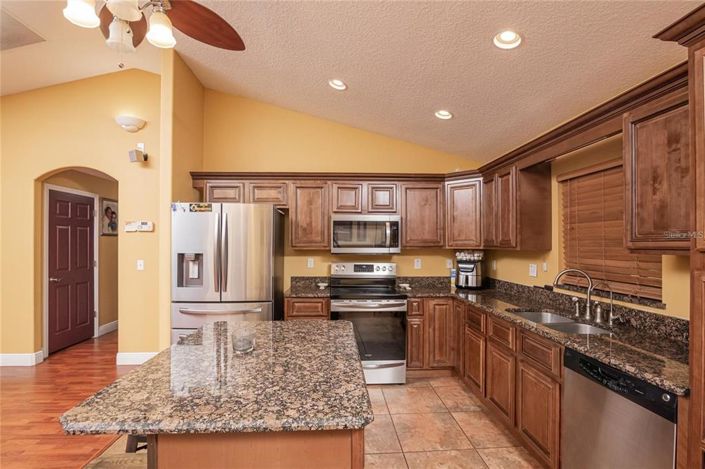 Image No.29-3 Bed Property for sale