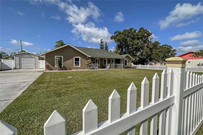 Image No.41-3 Bed Property for sale