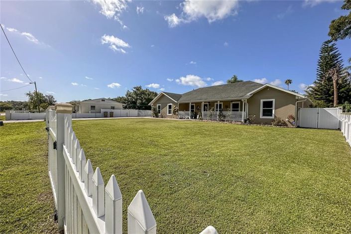 Image No.45-3 Bed Property for sale