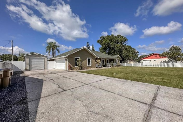 Image No.49-3 Bed Property for sale