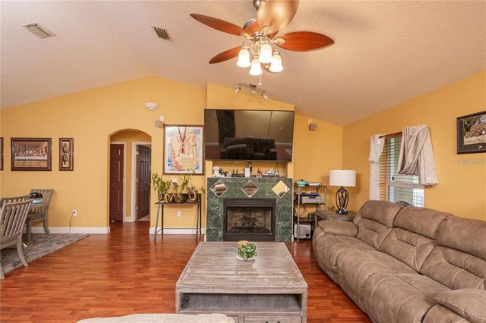 Image No.5-3 Bed Property for sale