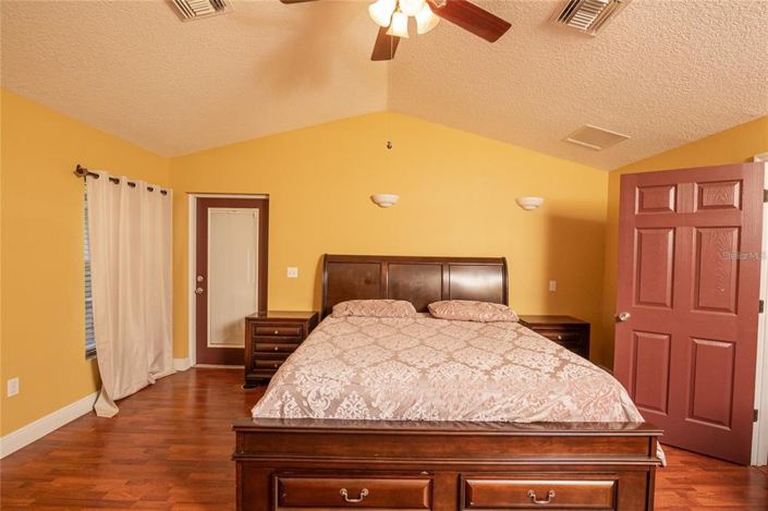 Image No.9-3 Bed Property for sale