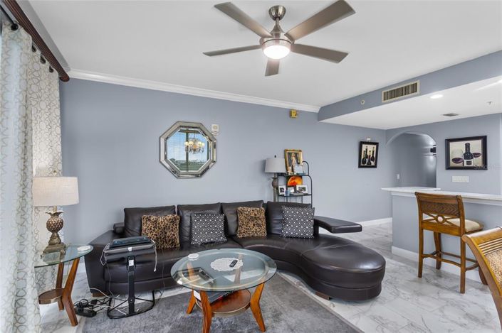 Image No.43-2 Bed Property for sale