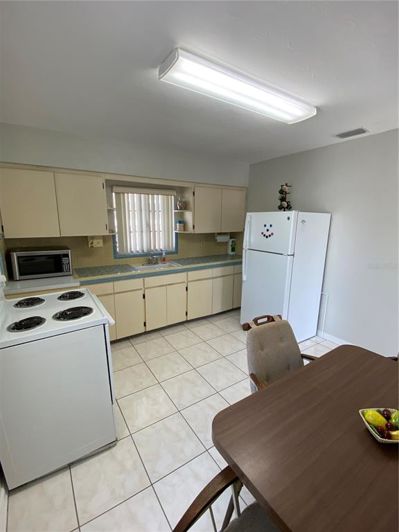 Image No.12-4 Bed Property for sale