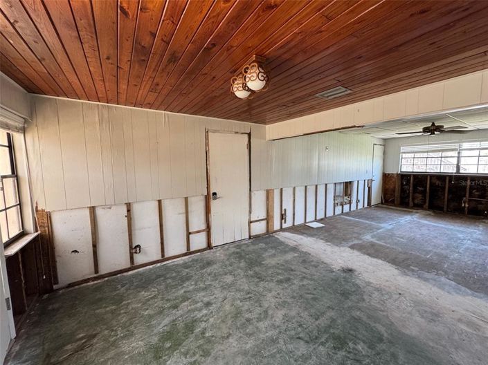 Image No.22-4 Bed Property for sale