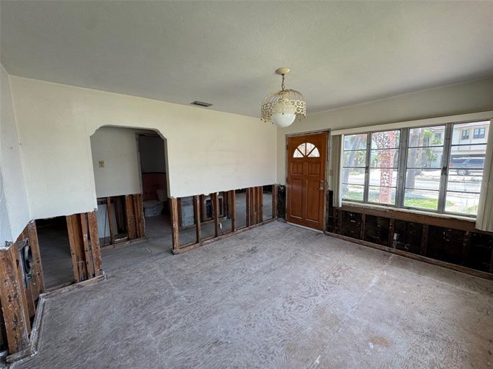 Image No.26-4 Bed Property for sale