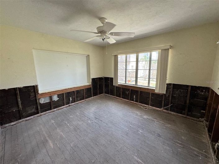 Image No.27-4 Bed Property for sale