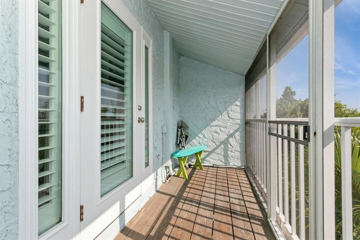 Image No.20-2 Bed Townhouse for sale