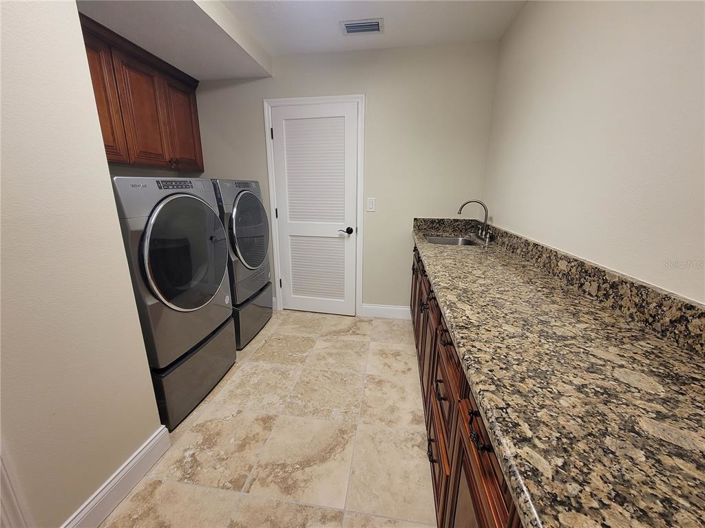 Image No.10-5 Bed Property for sale