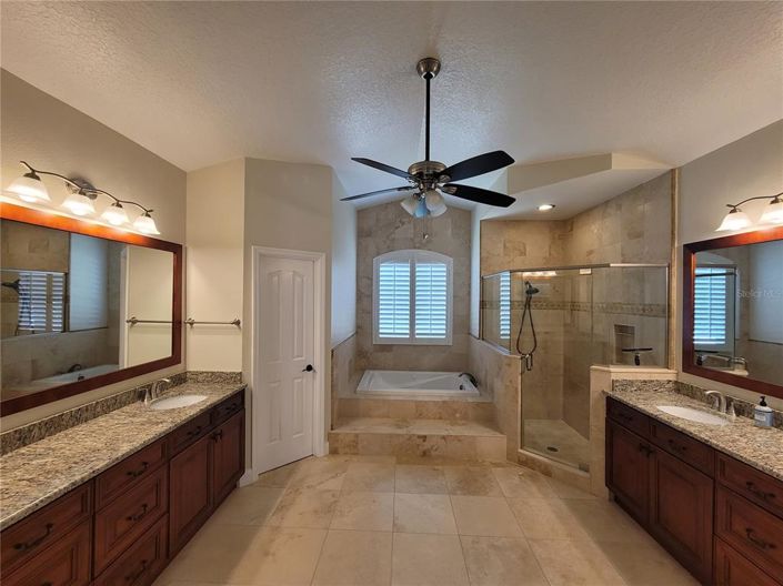 Image No.9-5 Bed Property for sale