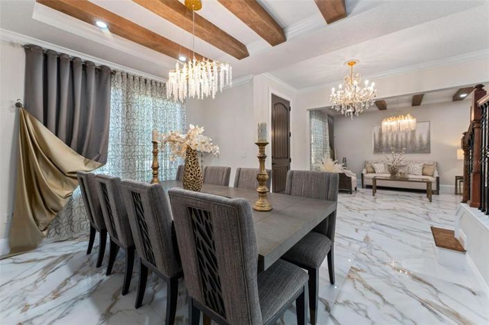 Image No.12-5 Bed Property for sale