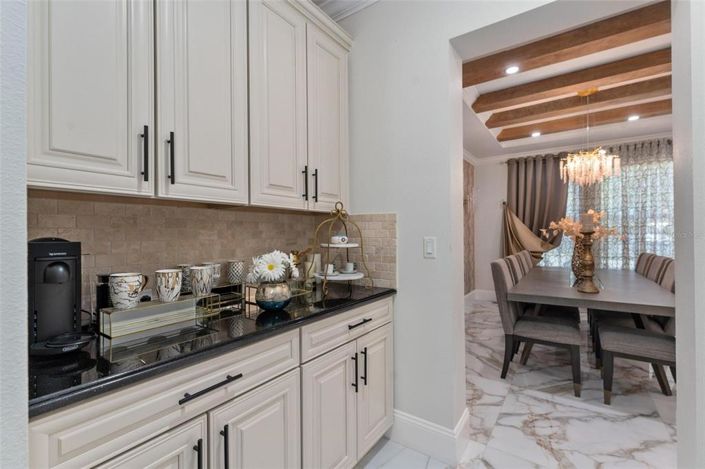 Image No.13-5 Bed Property for sale