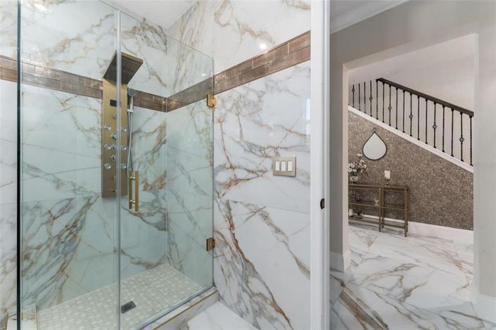 Image No.17-5 Bed Property for sale