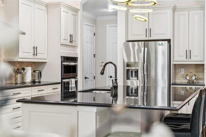 Image No.24-5 Bed Property for sale